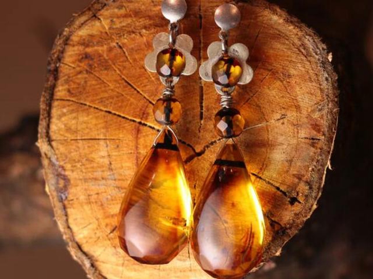 進(jìn)口俄羅斯琥珀原石報(bào)關(guān)公司